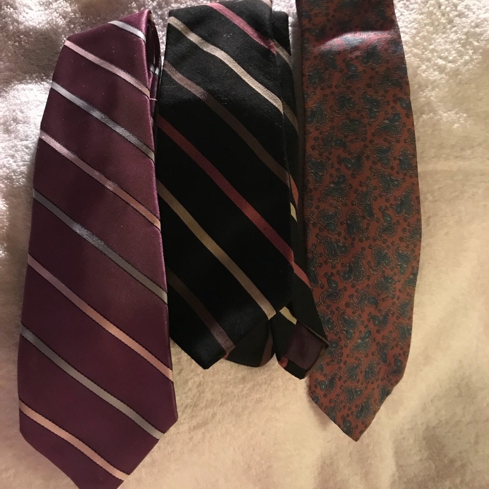 EUC Lot of three men’s ties